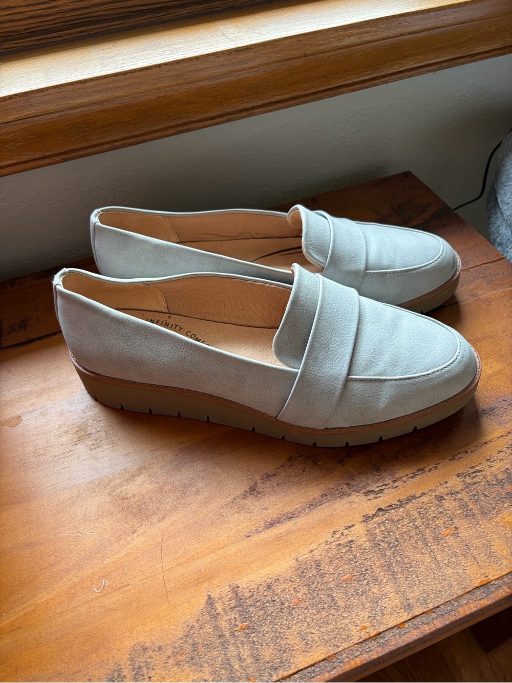 Life Stride Women's Light Gray Suede Slip-On Loafers